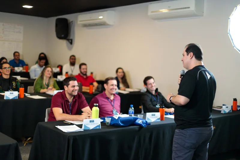 Sua próxima apresentação começa aqui — Auditório Minions, King Coworking em Campinas