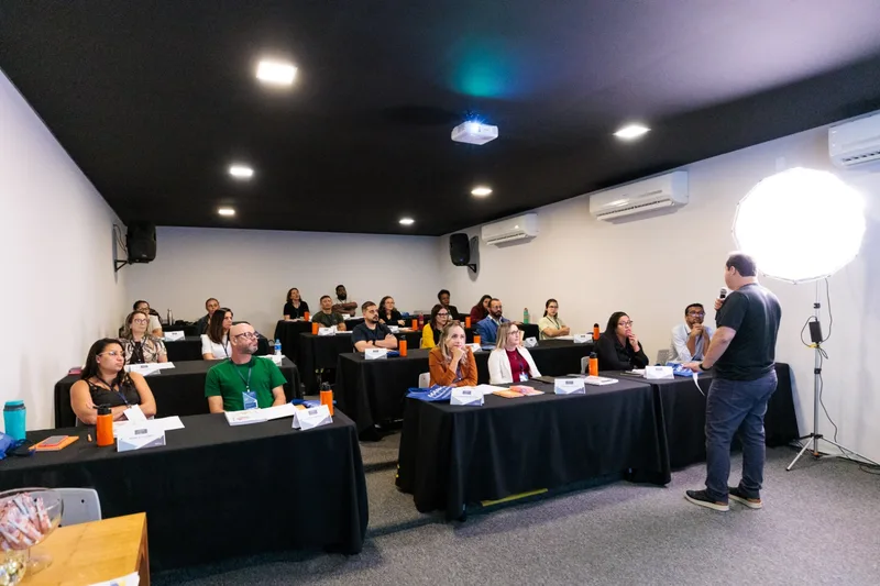 Trocas que fazem o conhecimento circular — Auditório Minions, King Coworking em Campinas